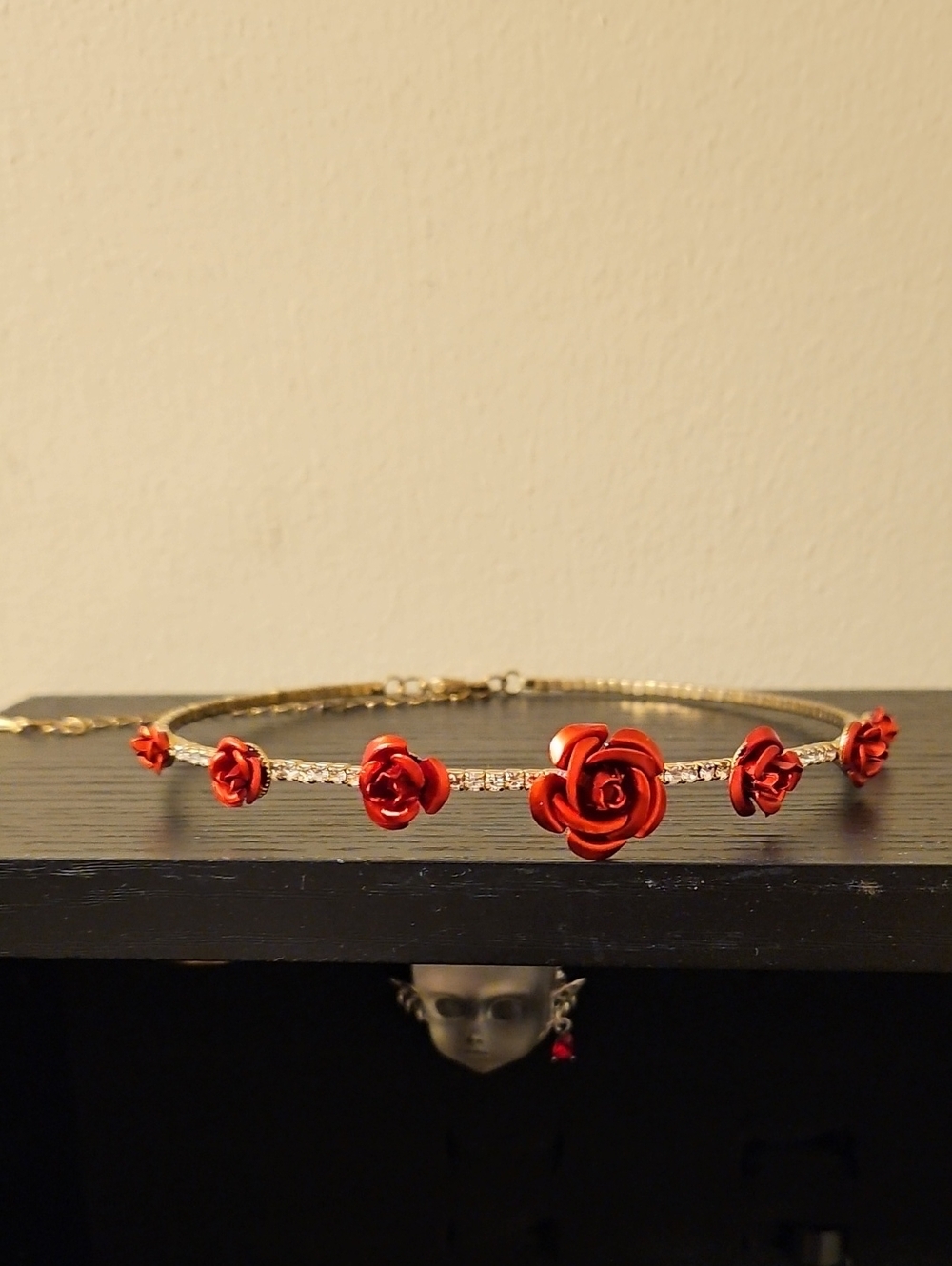 Red Rose Choker